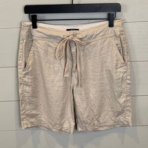 Jones & Co 100% linen drawstring Bermuda style shorts size 6